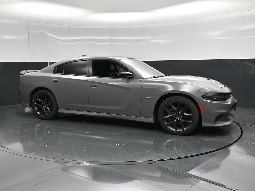 Used 2019 Dodge Charger R/T w/ Plus Group RWD image 5