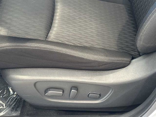 Used 2020 Nissan Rogue SV image 17