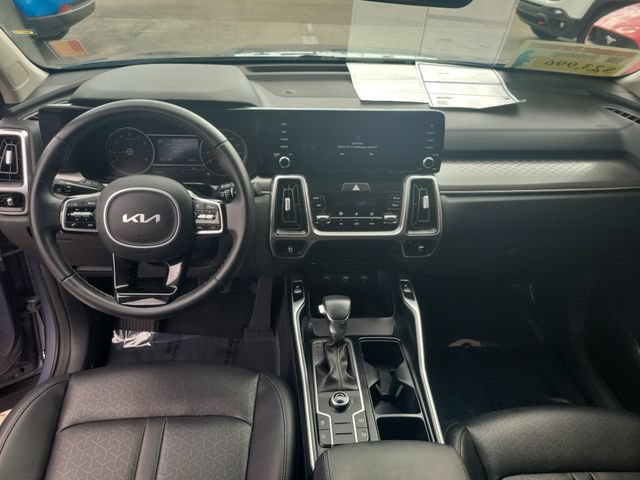 Used 2022 Kia Sorento S w/ Panoramic Sunroof Package FWD image 12
