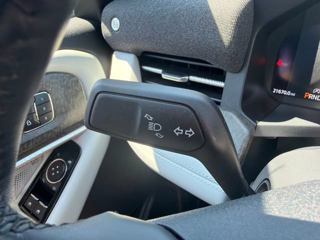 Certified 2025 Ford Explorer Platinum w/ Ultimate Package AWD/4WD image 17