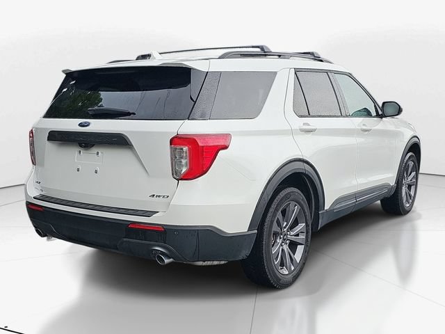 Certified 2023 Ford Explorer XLT w/ Equipment Group 202A AWD/4WD image 4