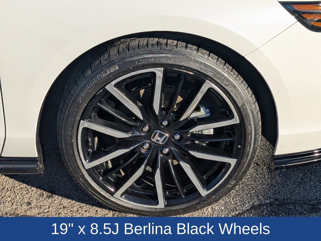 Used 2024 Honda Accord Touring image 12