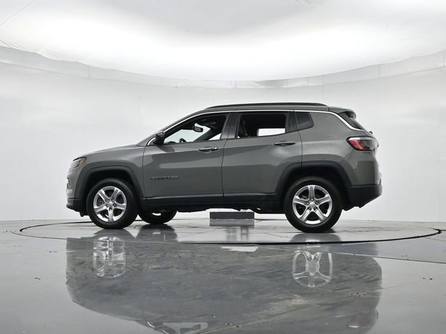 Used 2024 Jeep Compass Latitude AWD/4WD image 39