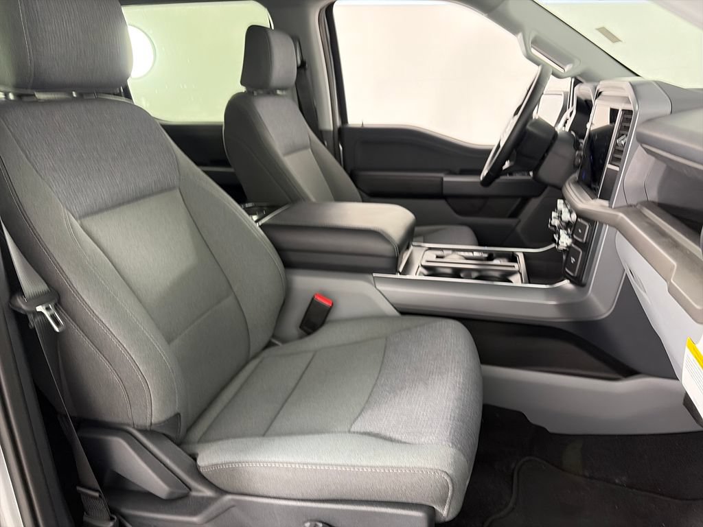 Certified 2025 Ford F150 Lightning XLT AWD/4WD image 31