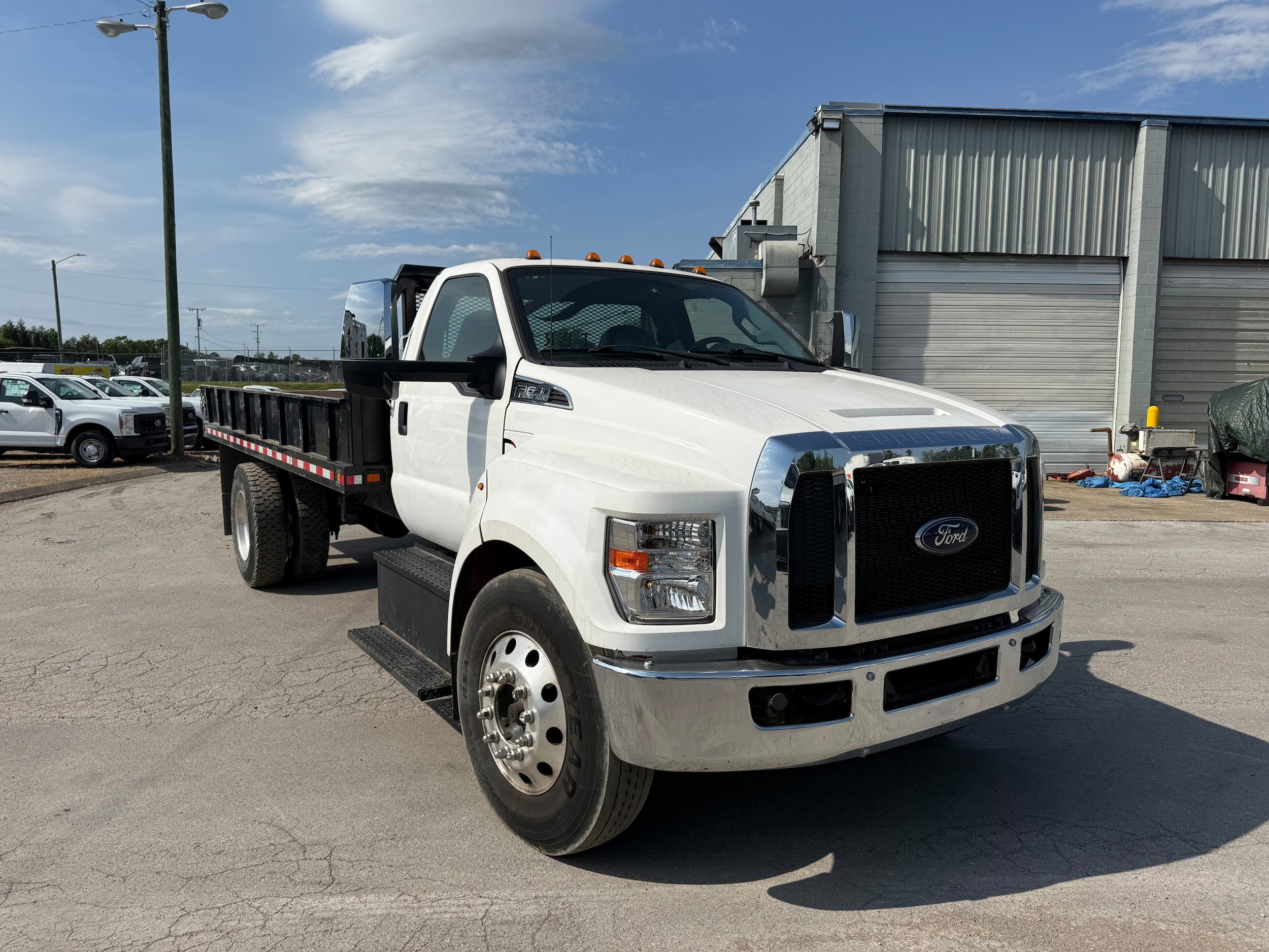 Certified 2019 Ford F650 2WD Regular Cab Super Duty image 3