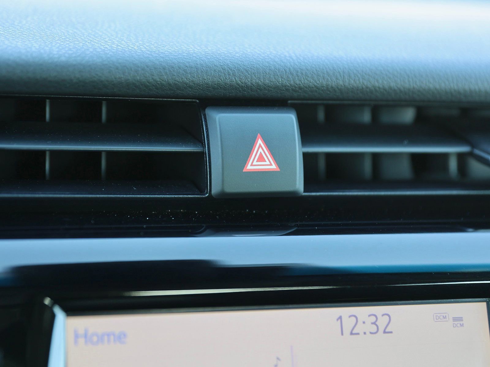 Used 2020 Toyota Camry LE image 23