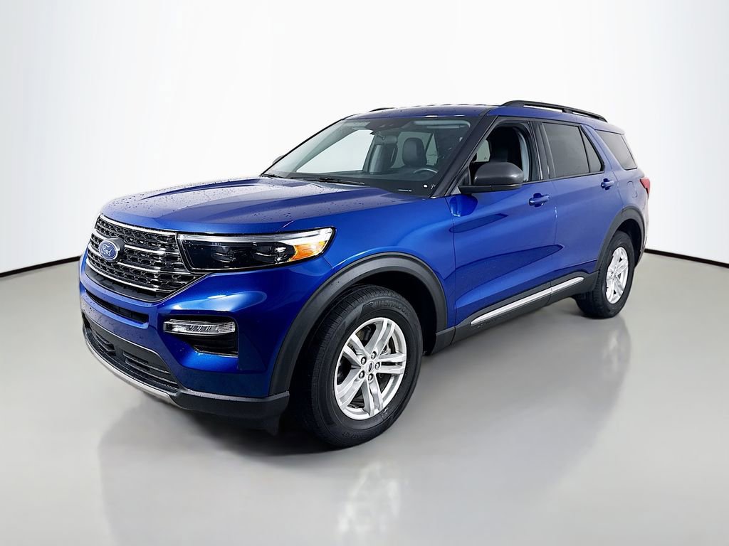 Certified 2023 Ford Explorer XLT w/ Equipment Group 202A AWD/4WD image 7