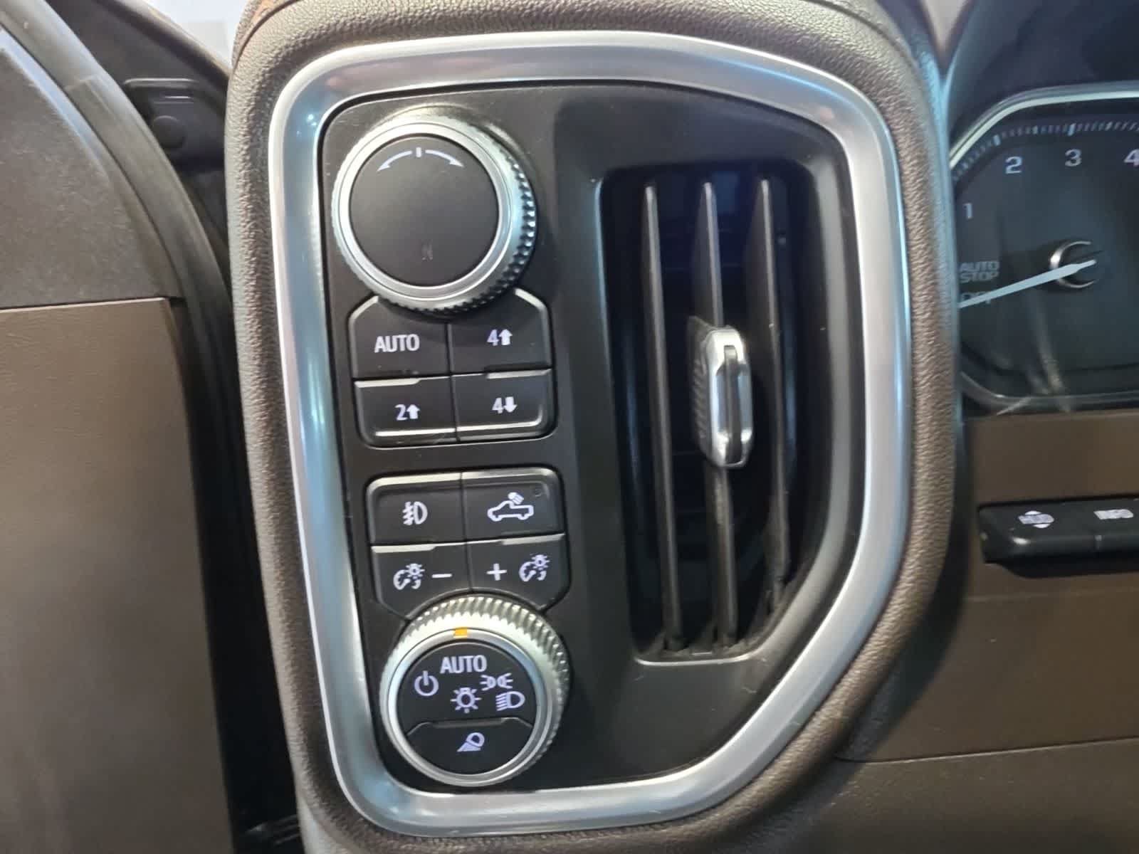 Used 2019 GMC Sierra 1500 Denali w/ Technology Package AWD/4WD image 17