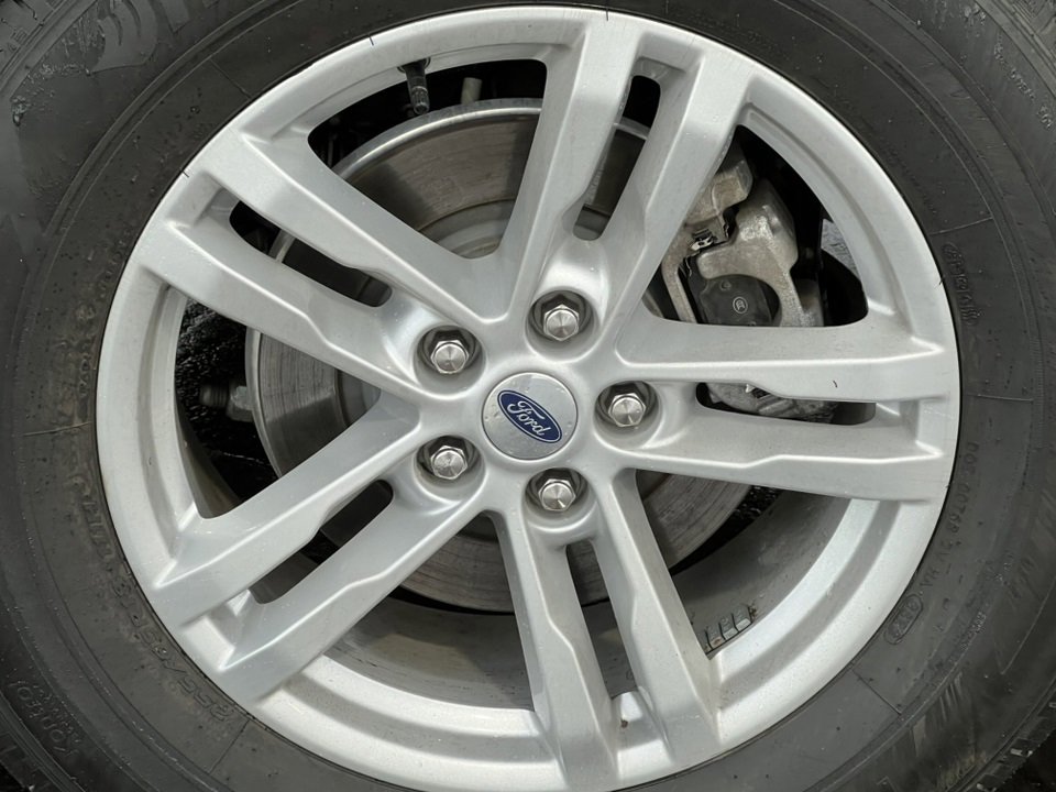 Certified 2023 Ford Explorer XLT w/ Equipment Group 202A image 9