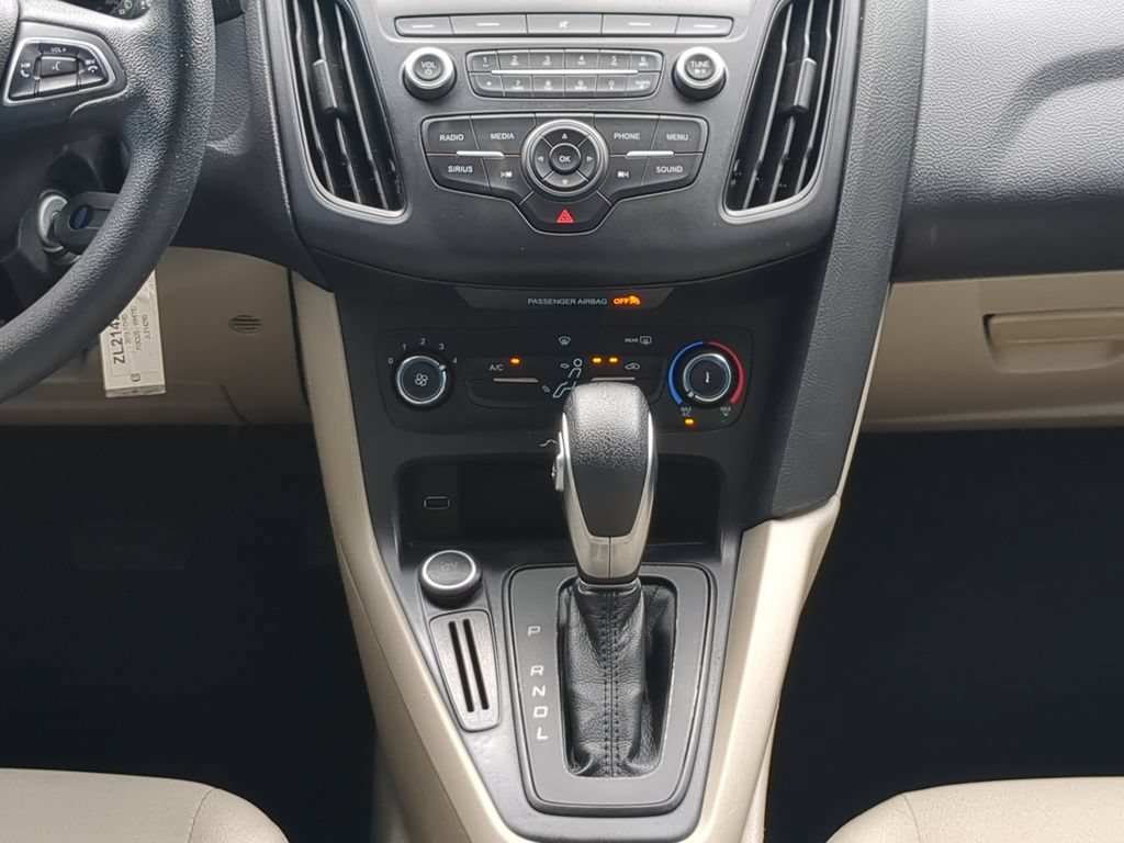 Certified 2018 Ford Focus SE FWD image 16