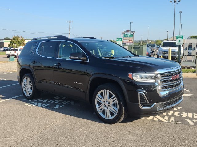 Used 2023 GMC Acadia SLE w/ Driver Convenience Package FWD image 3