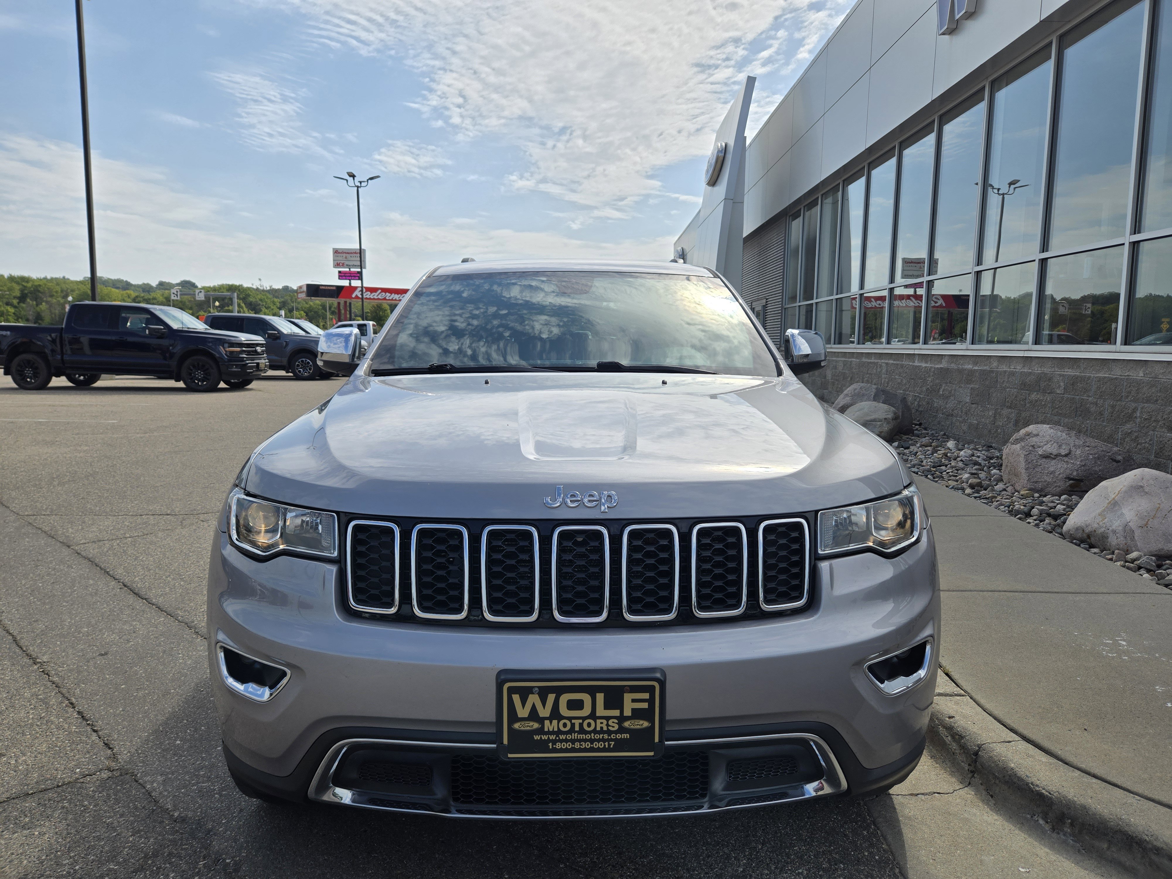 Used 2018 Jeep Grand Cherokee Limited image 4