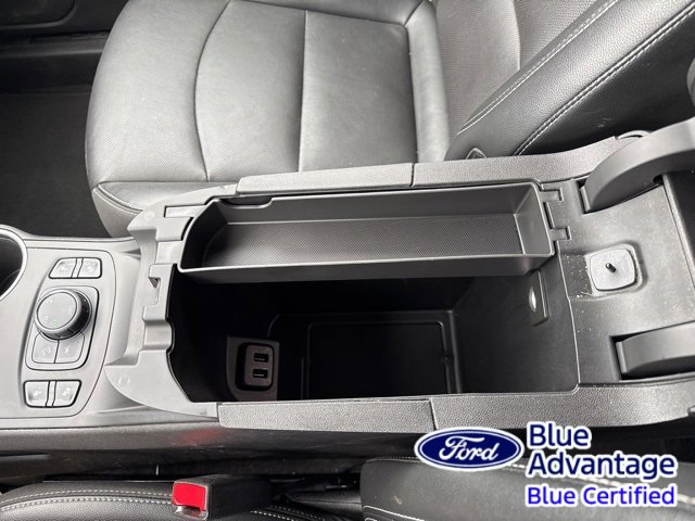 Used 2023 GMC Terrain SLT image 25