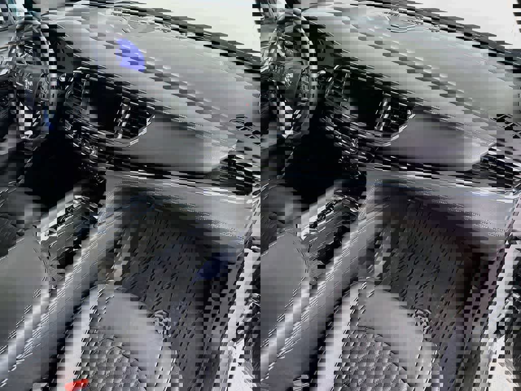 Used 2023 Buick Enclave Avenir w/ Avenir Technology Package AWD/4WD image 34