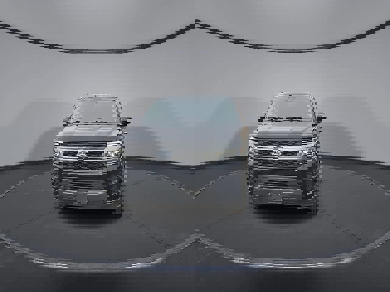 Certified 2024 Ford Expedition XLT image 3