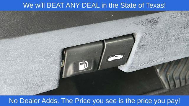 Used 2022 Nissan Versa SV FWD image 11