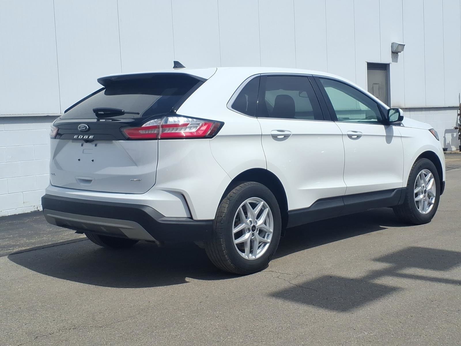 Certified 2023 Ford Edge SEL w/ Convenience Package AWD/4WD image 6