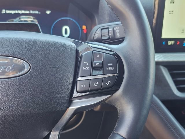 Certified 2025 Ford Explorer Platinum image 33
