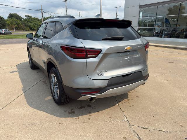 Used 2024 Chevrolet Blazer LT w/ Convenience Package FWD image 3