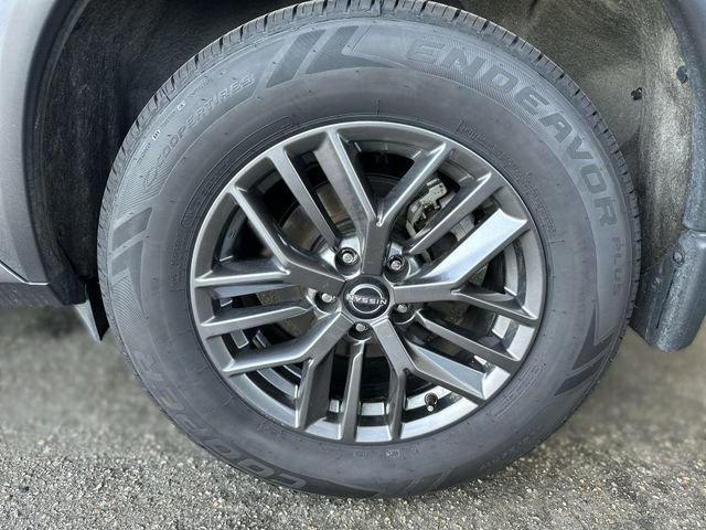 Used 2023 Nissan Rogue S AWD/4WD image 10