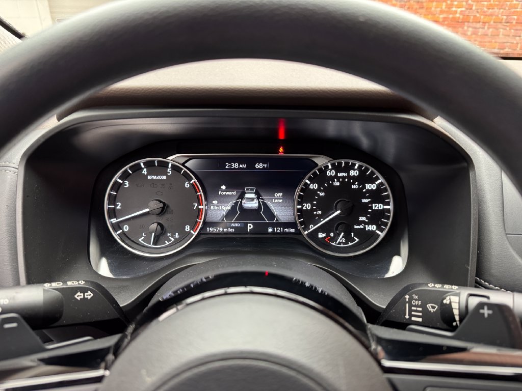 Used 2023 Nissan Rogue SV AWD/4WD image 16
