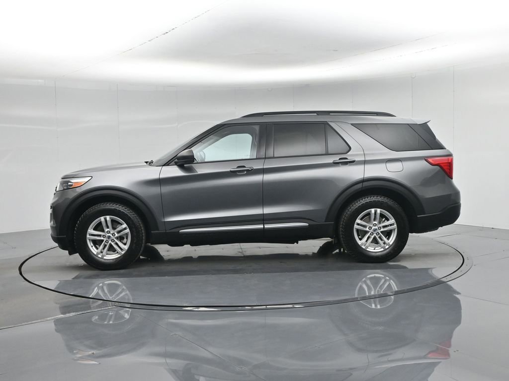 Certified 2022 Ford Explorer XLT w/ Equipment Group 202A image 25