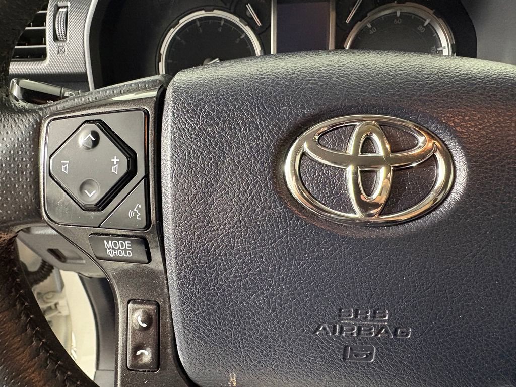 Used 2022 Toyota 4Runner TRD Off-Road AWD/4WD image 24