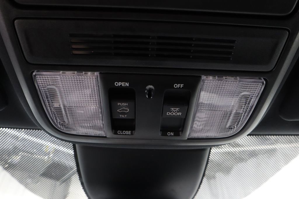 Used 2025 Honda Odyssey Sport-L image 35