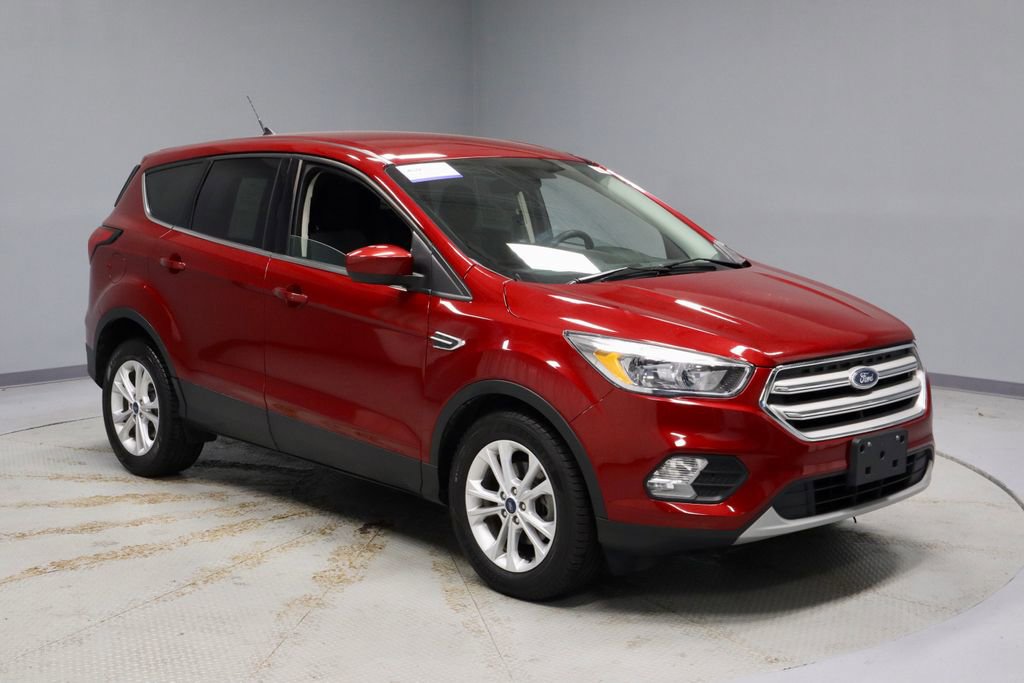 Certified 2019 Ford Escape SE FWD image 1
