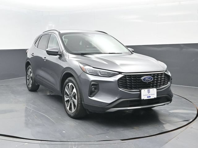 Certified 2024 Ford Escape Platinum AWD/4WD image 2