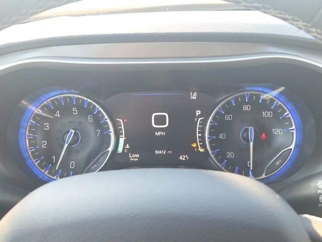 Used 2023 Chrysler Pacifica Touring-L image 41