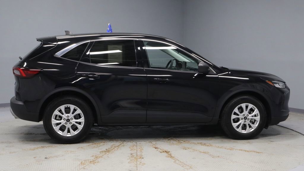 Certified 2024 Ford Escape Active w/ Cold Weather Package image 12