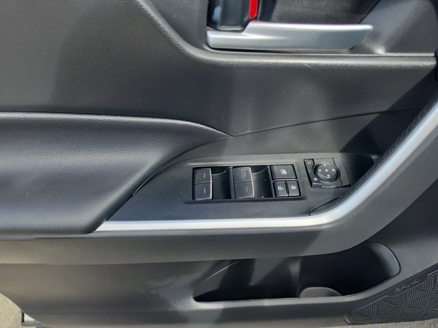 Used 2025 Toyota RAV4 XLE FWD image 20