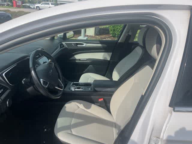 Certified 2019 Ford Fusion SE w/ Equipment Group 151A FWD image 10