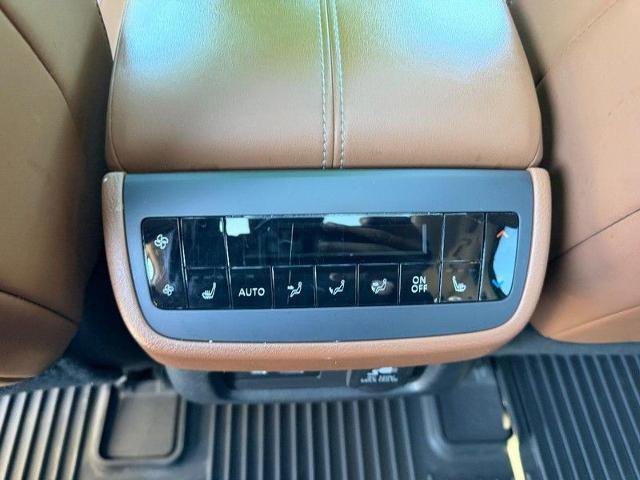 Used 2022 Nissan Pathfinder Platinum w/ Cargo Package image 13