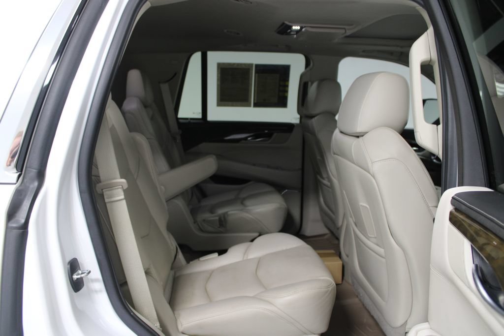 Used 2020 Cadillac Escalade Premium Luxury AWD/4WD image 34