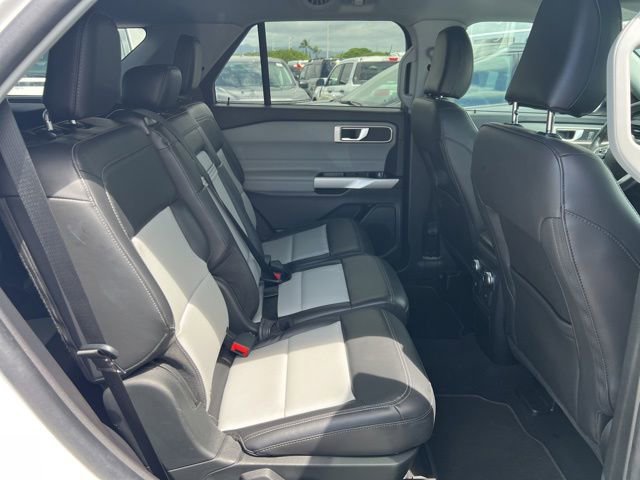 Certified 2022 Ford Explorer XLT w/ Equipment Group 202A RWD image 7