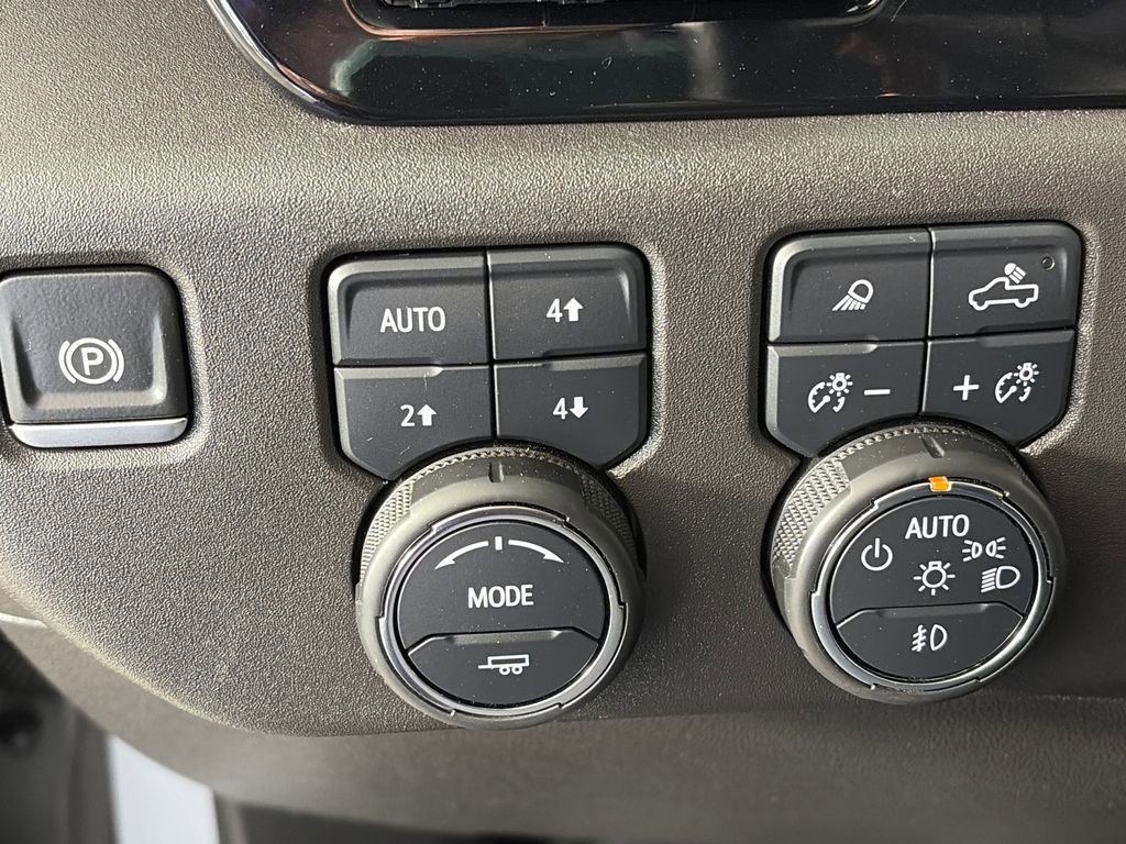 Used 2024 Chevrolet Silverado 1500 ZR2 w/ Technology Package AWD/4WD image 24