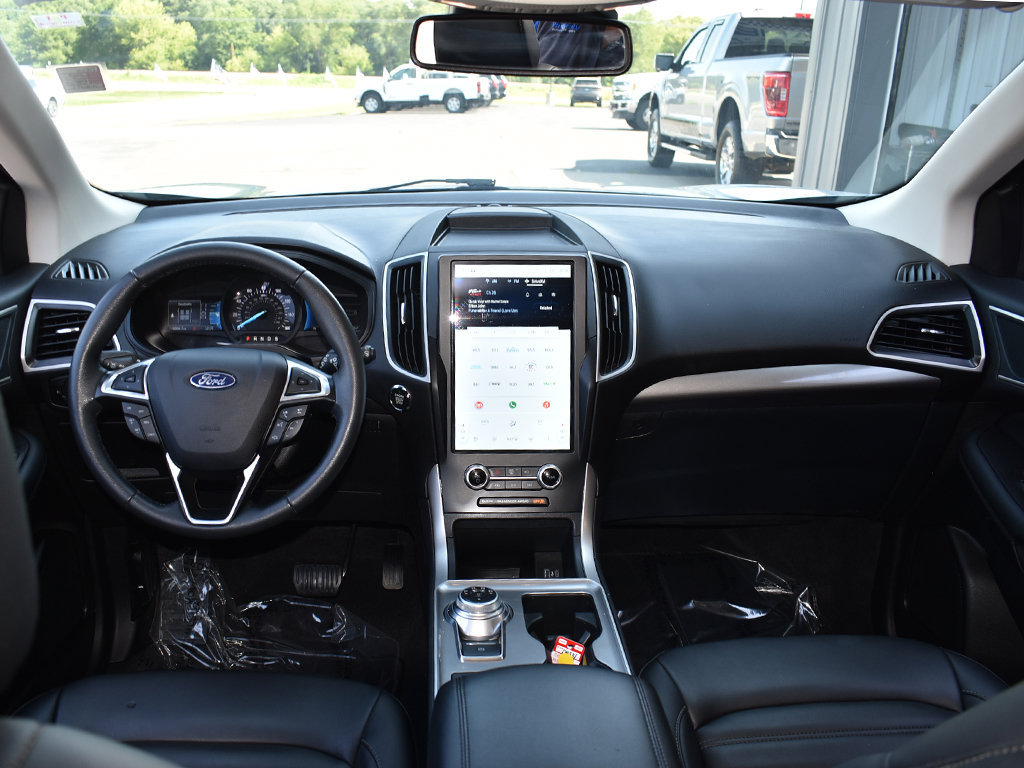 Certified 2024 Ford Edge SEL w/ Convenience Package AWD/4WD image 4