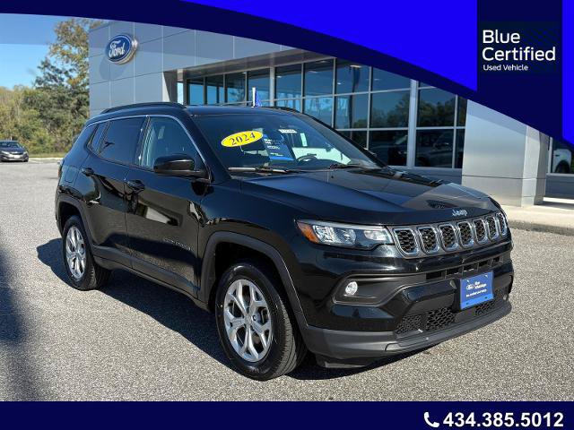 Used 2024 Jeep Compass Latitude AWD/4WD image 1