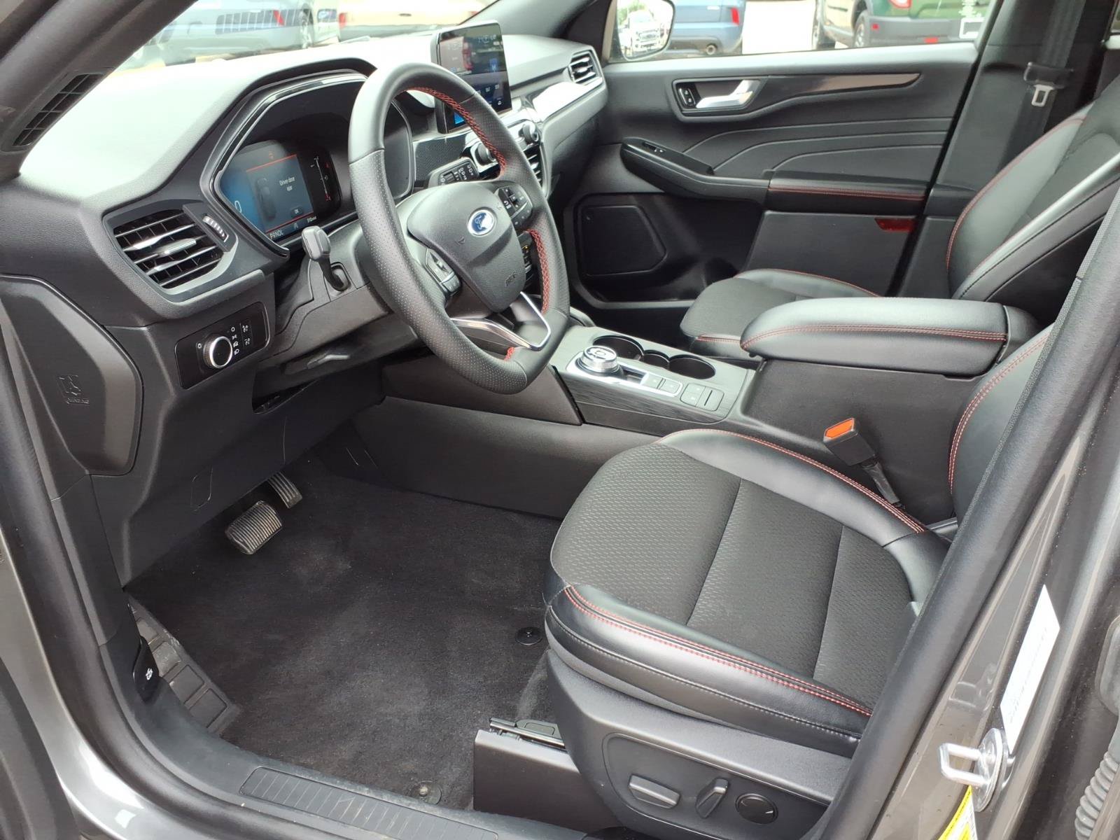 Certified 2025 Ford Escape ST-Line FWD image 13
