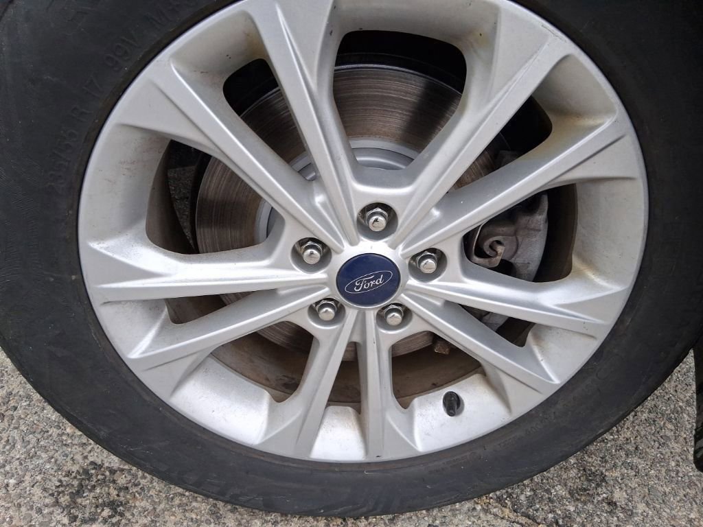 Certified 2018 Ford Escape SE image 28