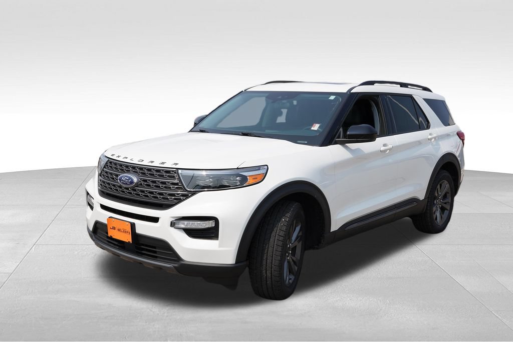 Certified 2024 Ford Explorer XLT w/ Equipment Group 202A AWD/4WD image 11