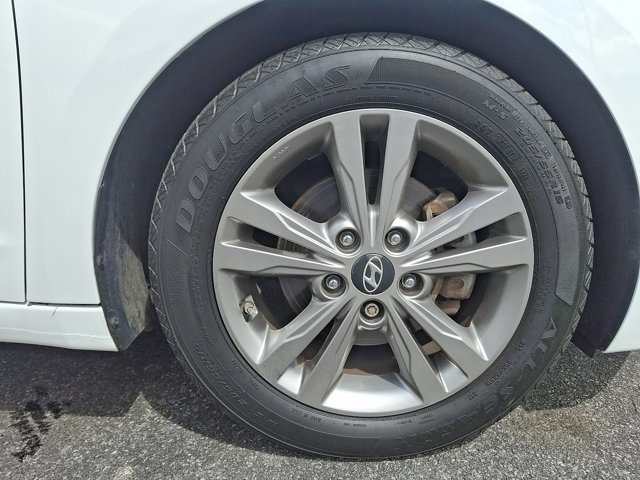 Used 2017 Hyundai Elantra SE FWD image 9