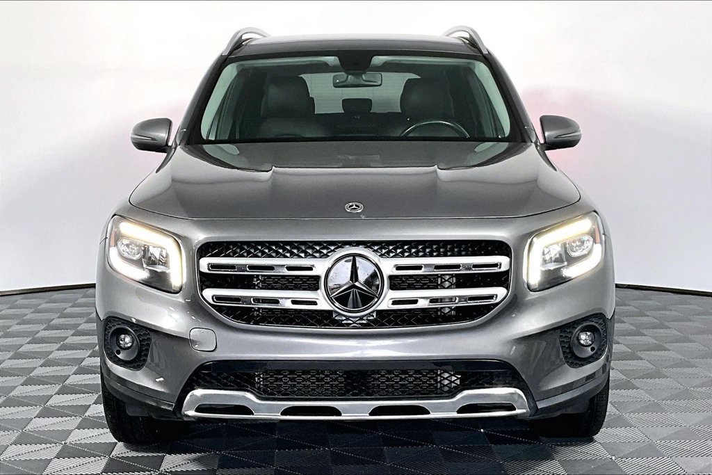 Used 2022 Mercedes-Benz GLB 250 4MATIC w/ Premium Package Lite image 3