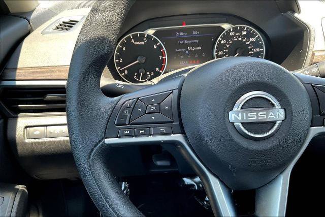 Used 2025 Nissan Altima 2.5 SV FWD image 11
