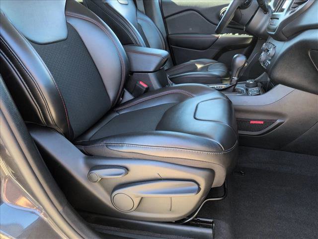 Used 2022 Jeep Cherokee Trailhawk AWD/4WD image 20