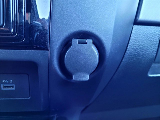 Used 2021 Nissan Titan PRO-4X w/ Pro-4x Convenience Package image 19