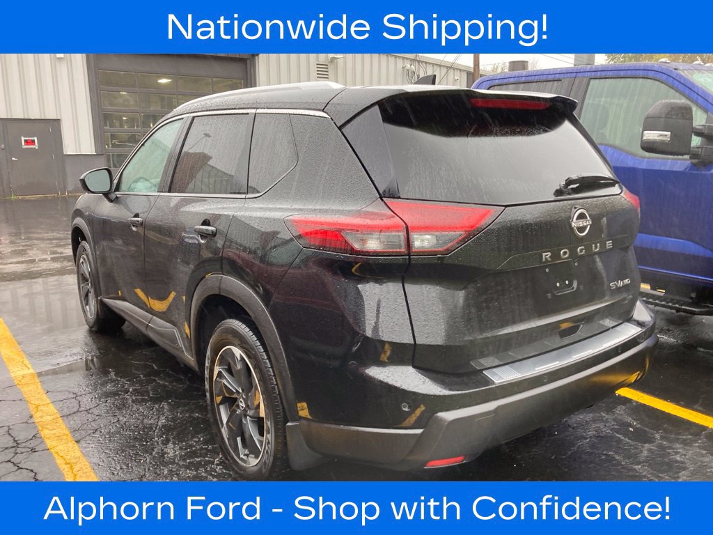 Used 2024 Nissan Rogue SV w/ SV Premium Package AWD/4WD image 3