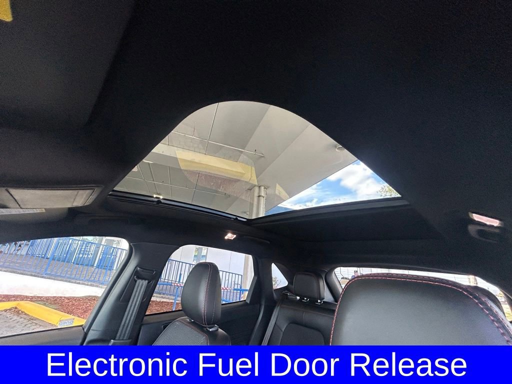 Certified 2025 Ford Escape ST-Line w/ Equipment Group 301A image 11